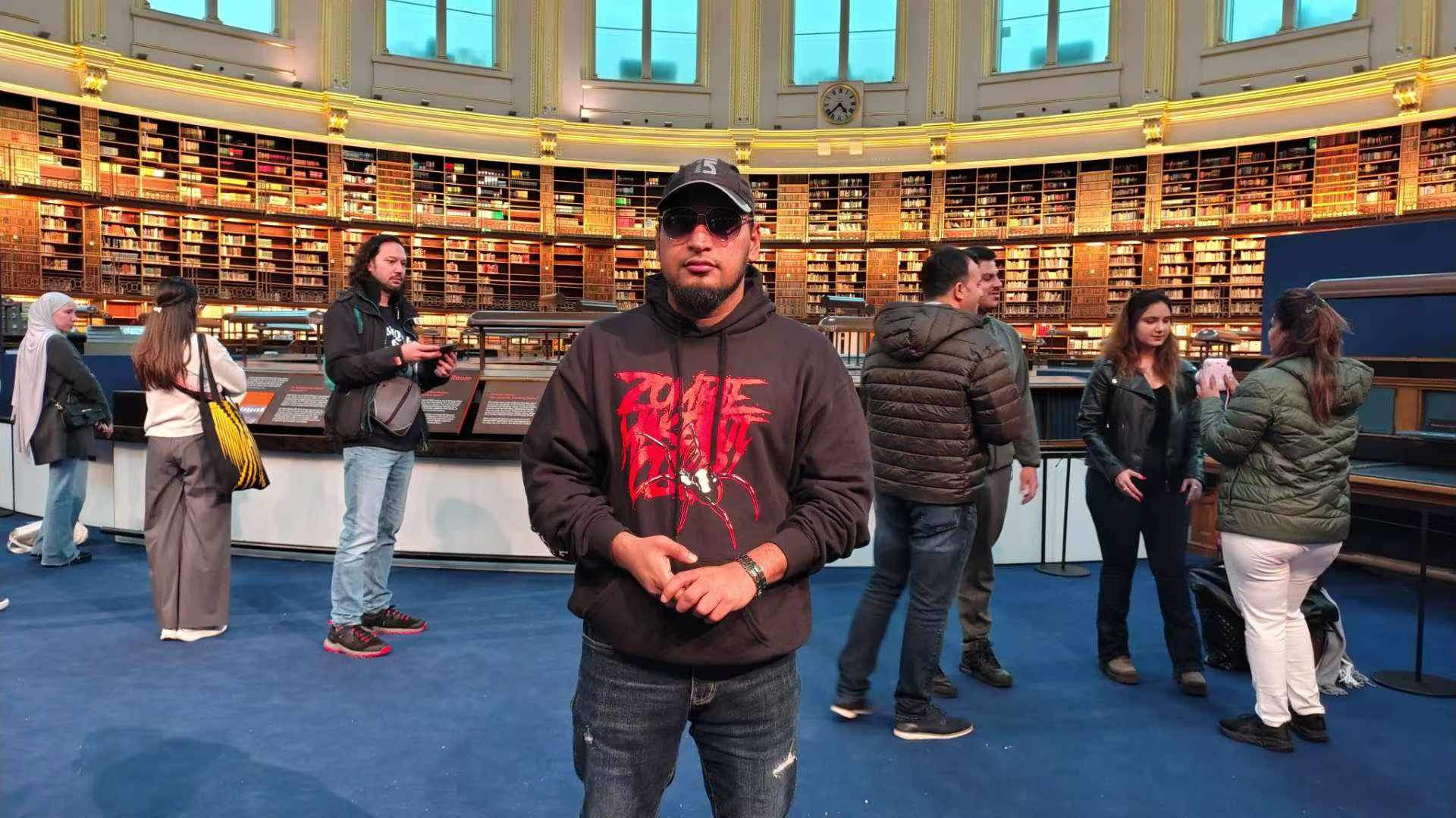MD Tanvir Sardarr hero background